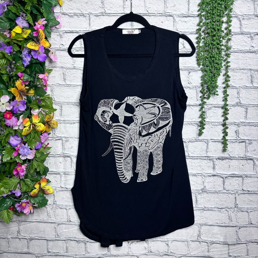 >🌼3/$30🌼Julia Sleeveless Elephant Printed Studded Top Size S/M